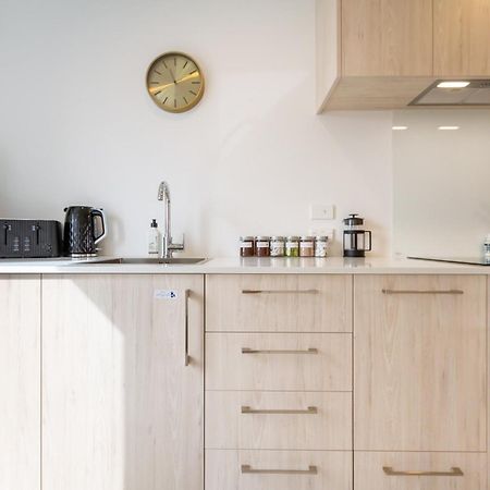 Prime Locale: Studio With Balcony Christchurch Exterior photo